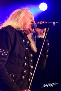 SAXON (2)