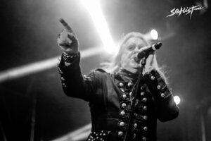 SAXON (4)