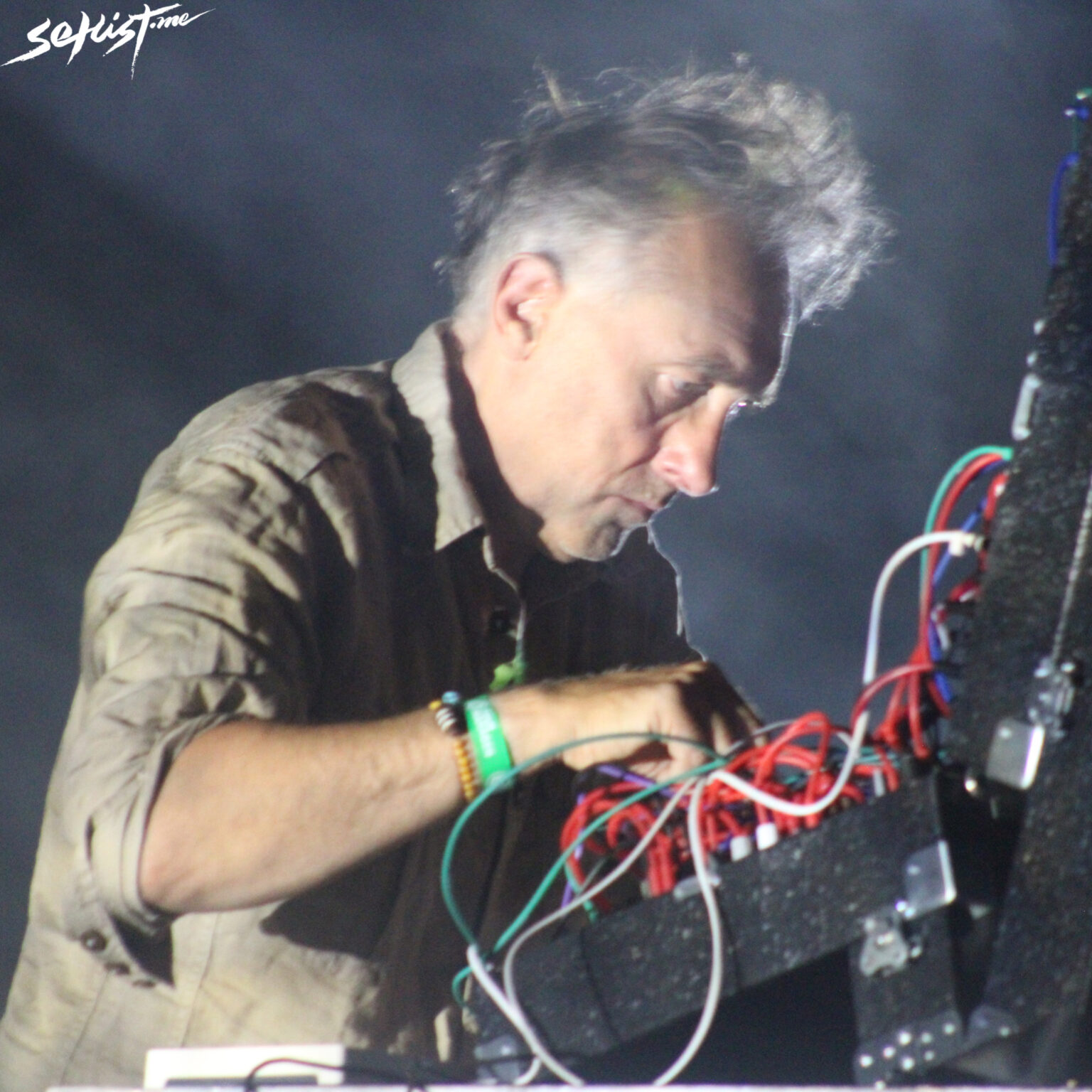 El espectáculo visual de Yann Tiersen y su poder electrónico