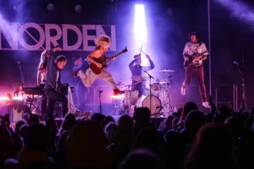 Kakkmaddafakka en México: la banda en concierto