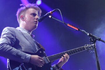 Two Door Cinema Club en vivo