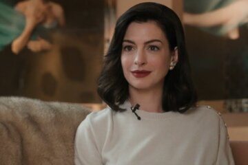Verity: Anne Hathaway como Verity Crawford